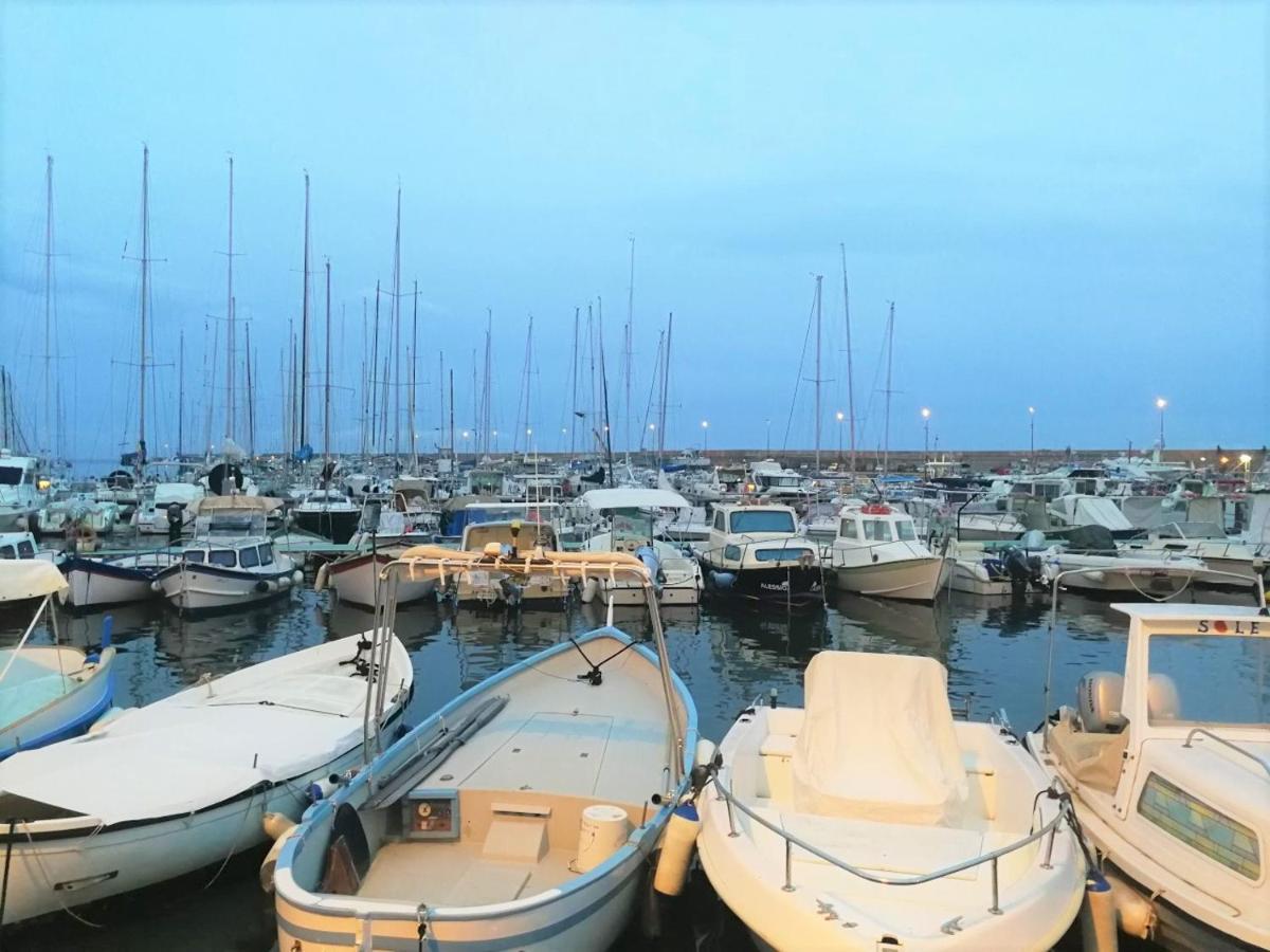 Casa Fiorenza Parcheggio Privato سانريمو المظهر الخارجي الصورة
