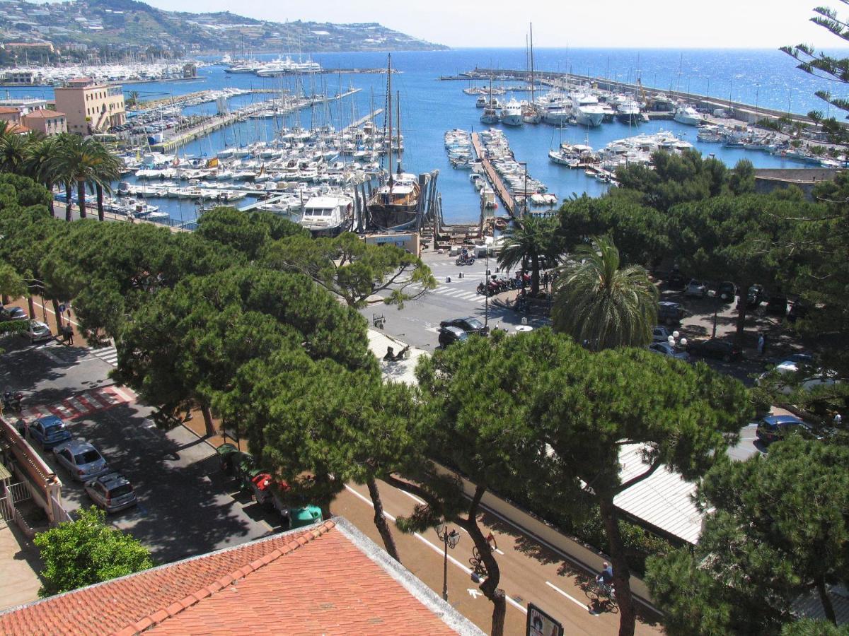 Casa Fiorenza Parcheggio Privato سانريمو المظهر الخارجي الصورة